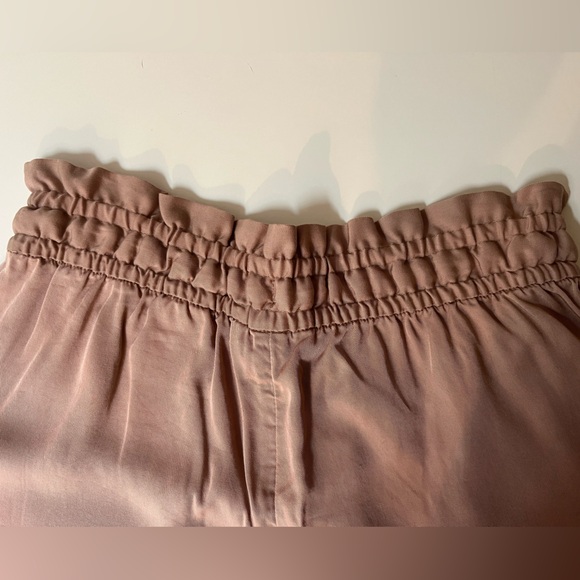 Dusty rose high waist dress shorts Size 8 H&M - Picture 2 of 5